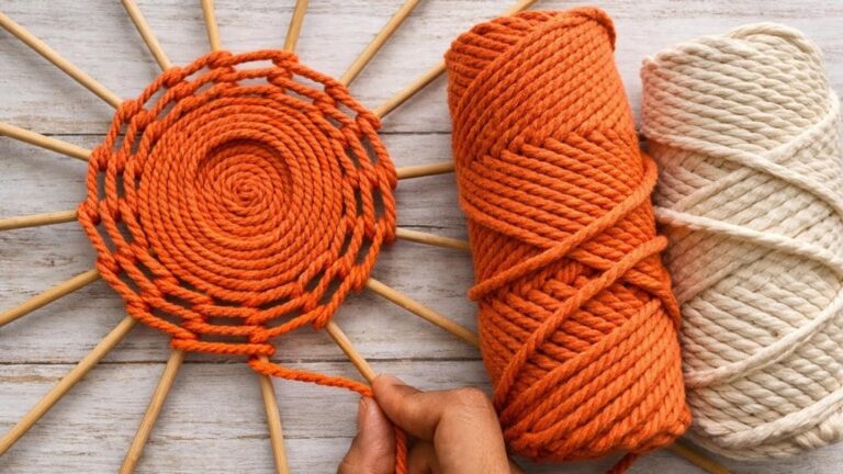 Cette astuce simple transforme des rouleaux en carton en un organiseur de fils
