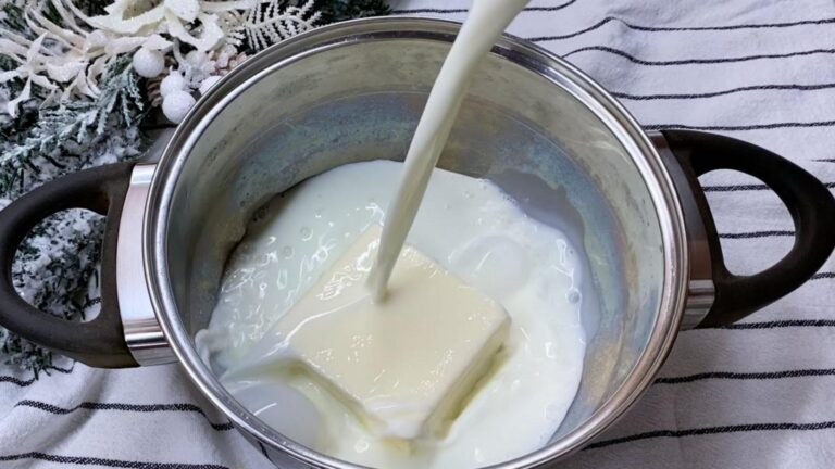 Cette technique surprenante transforme du beurre en un mascarpone délicieux…