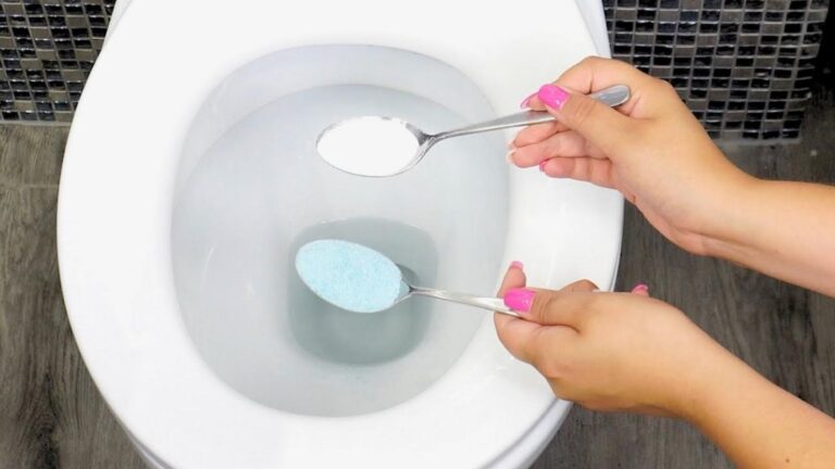 Une vieille astuce pour faire briller vos toilettes sans produits chimiques…