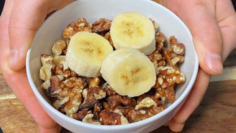 Une vieille astuce avec des bananes et des noix pour un dessert irrésistible…
