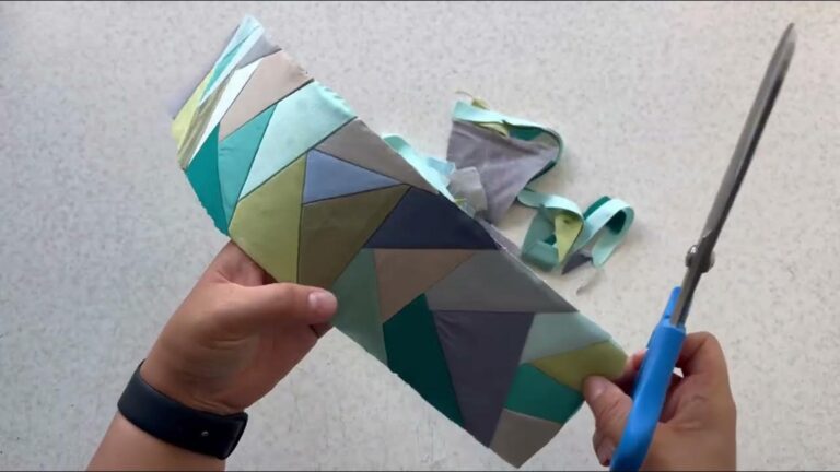 Cette technique astucieuse permet de transformer des chutes de tissu en créations