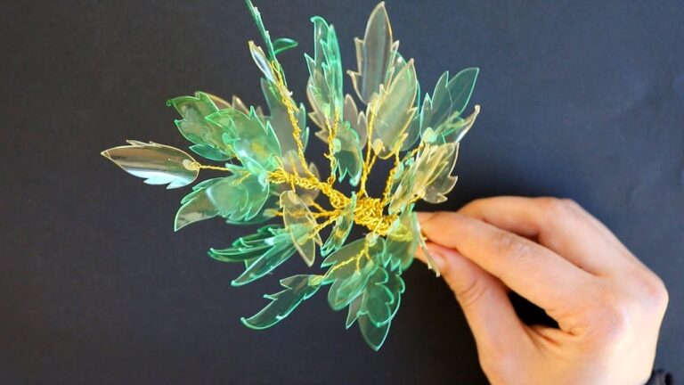 7 idées créatives pour réaliser des feuilles en bouteilles plastic recyclées