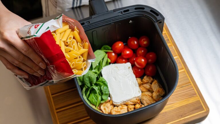 Découvrez 7 recettes magiques à préparer avec votre friteuse à air en un seul pot !