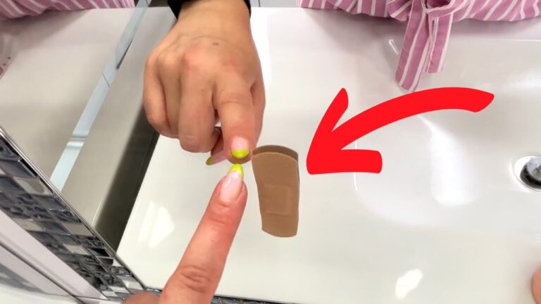 Détectez les 5 signes d&rsquo;un miroir deux voies dans votre hôtel pour rester en sécurité !