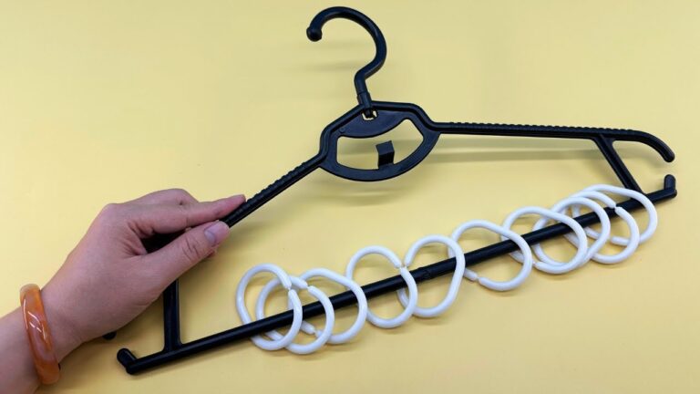 10 astuces incroyables avec des cintres pour simplifier votre vie