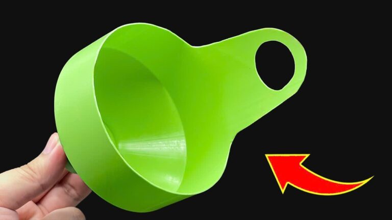 5 astuces incroyables avec des bouteilles en plastique à essayer absolument !