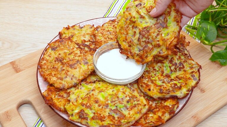 2 courgettes et 2 pommes de terre : j&rsquo;en fais toute la semaine ! Recette de galettes rapide